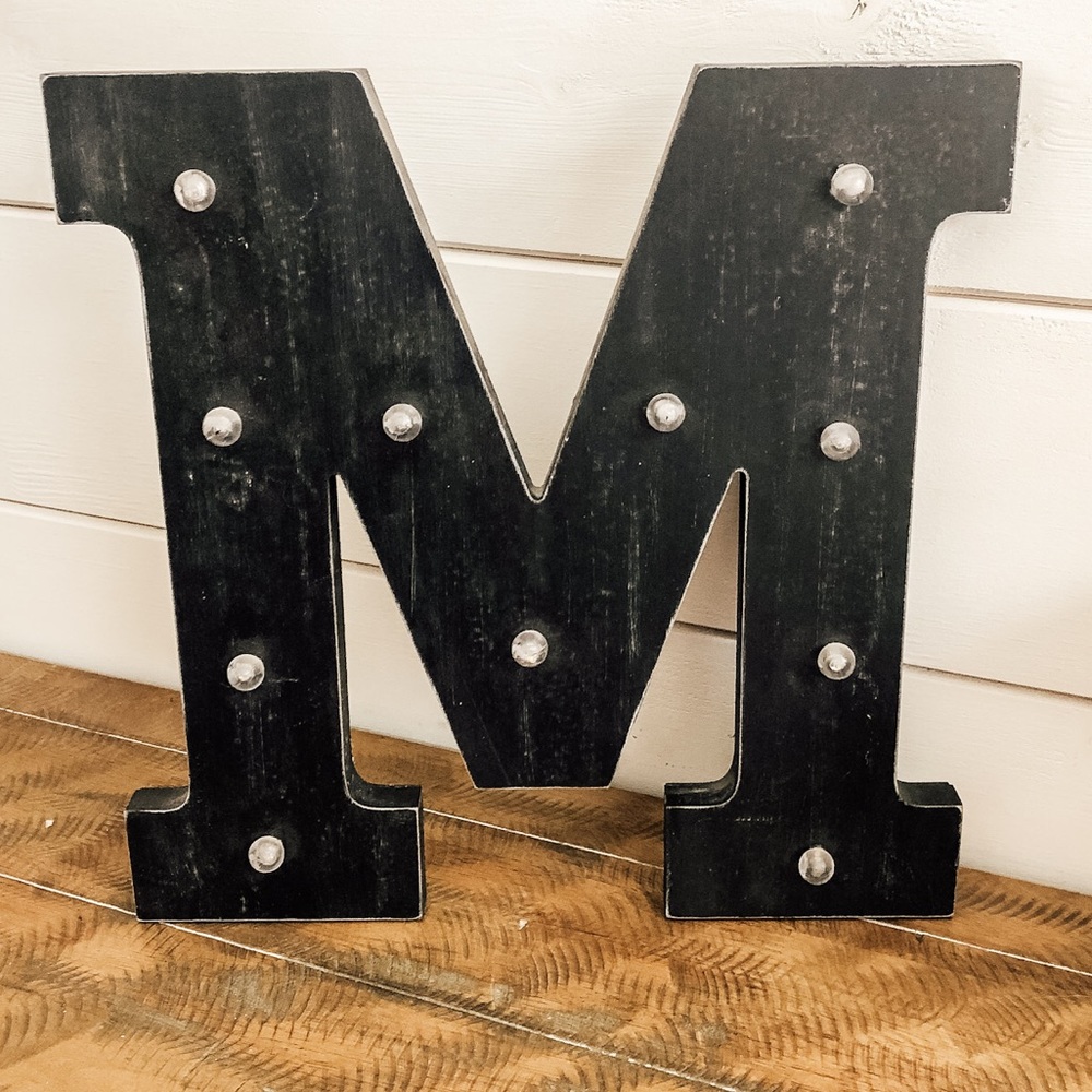 Battery operated M Sign (farmhouse)